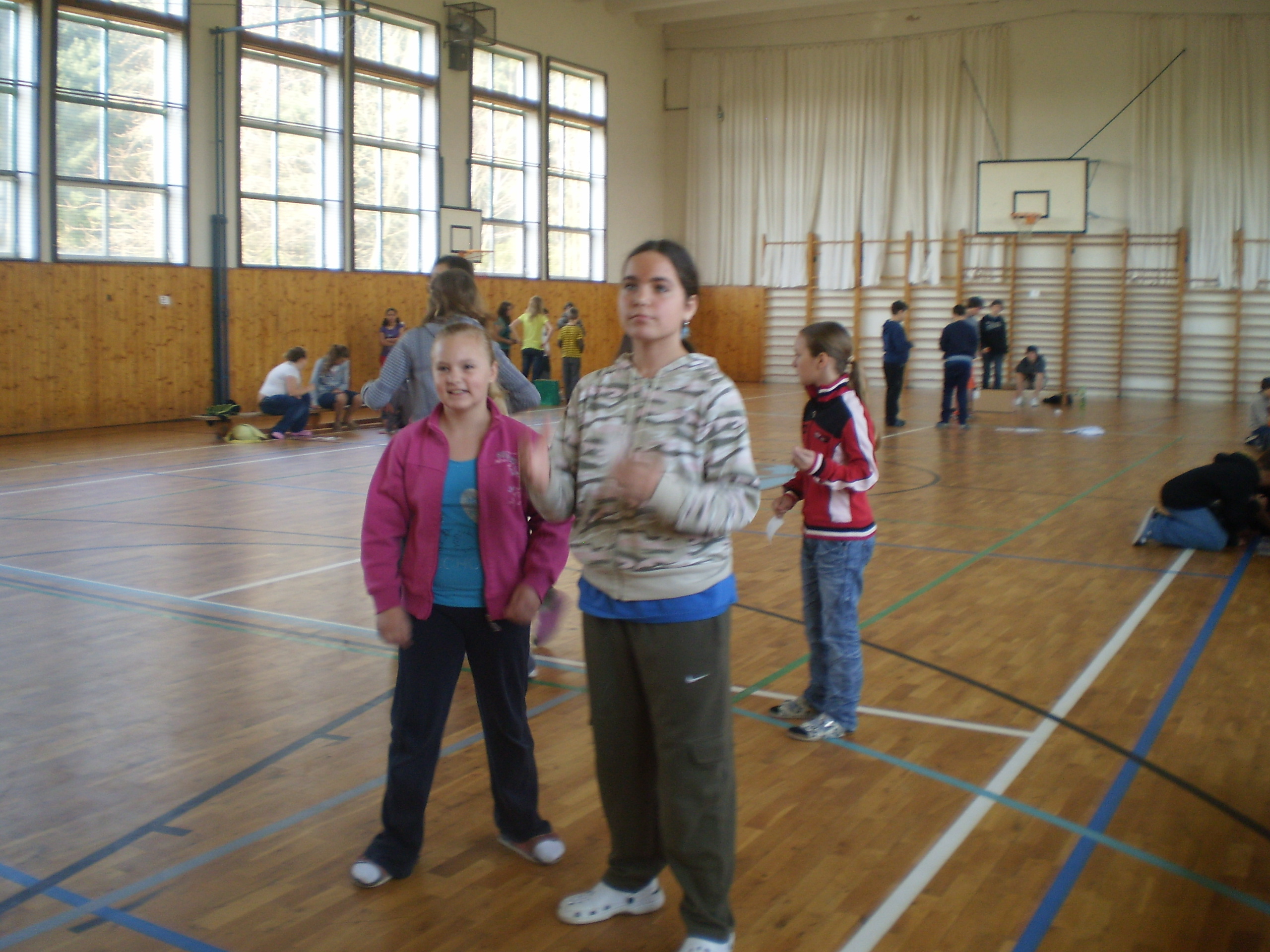 Adélka s Monikou
